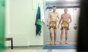Read more about the article [VIDEO] Compañeros de gimnasio desnudos en la ducha