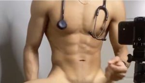 Read more about the article [VIDEO] Estudiante de medicina masturbándose por webcam