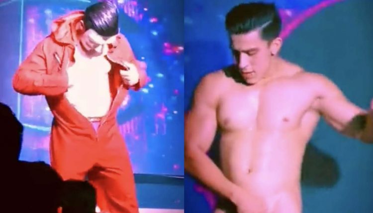 You are currently viewing [VIDEO] Stripper disfrazado muestra el pene erecto